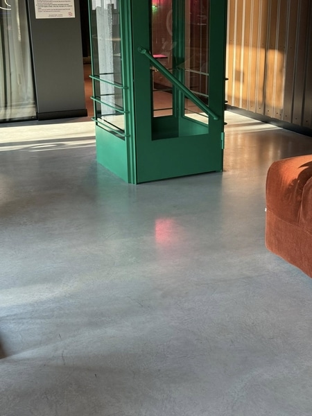 Beton polerowany ULTIMA Hotel MOXY Warszawa (1)_