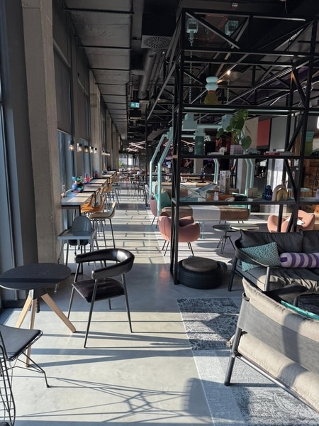 Beton polerowany ULTIMA Hotel MOXY Warszawa (4)_